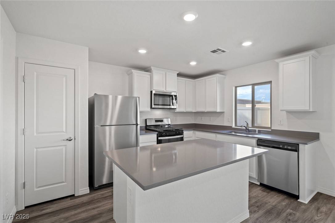 North Las Vegas, NV 89032,1705 Desert Path AVE