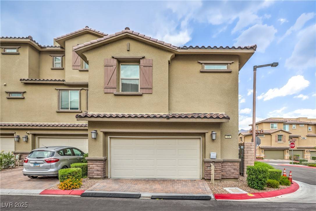 Las Vegas, NV 89138,173 Petaluma Valley DR