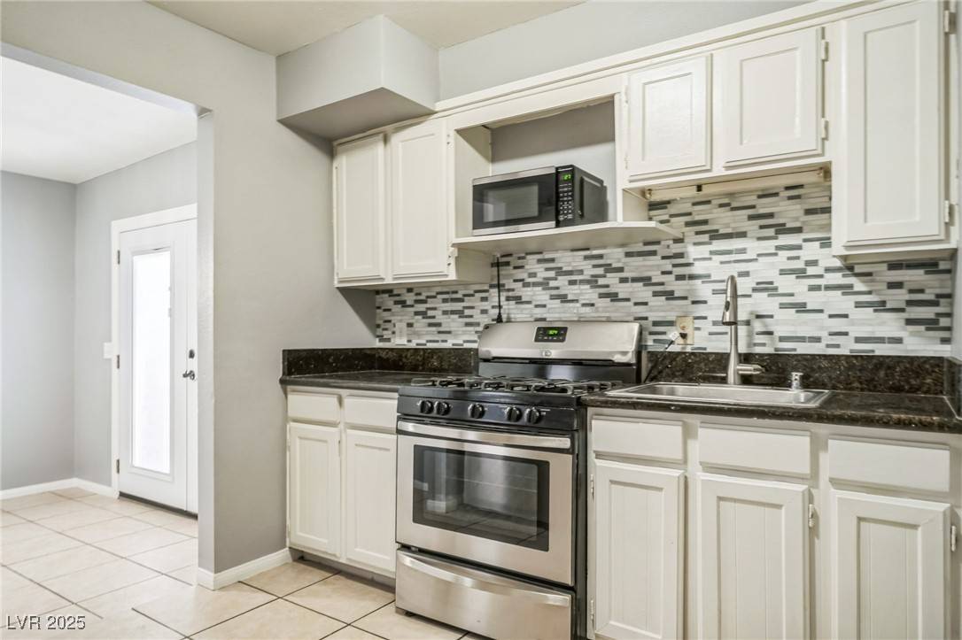 Las Vegas, NV 89119,3921 Torsby PL