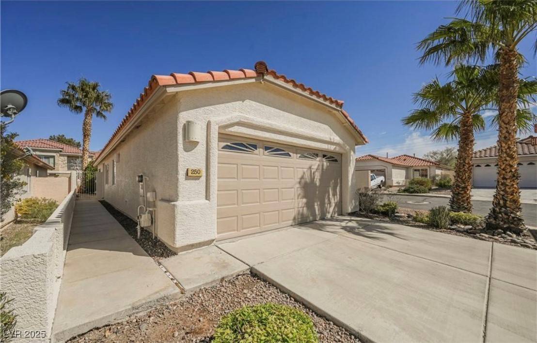 Henderson, NV 89052,250 Summit Vista ST