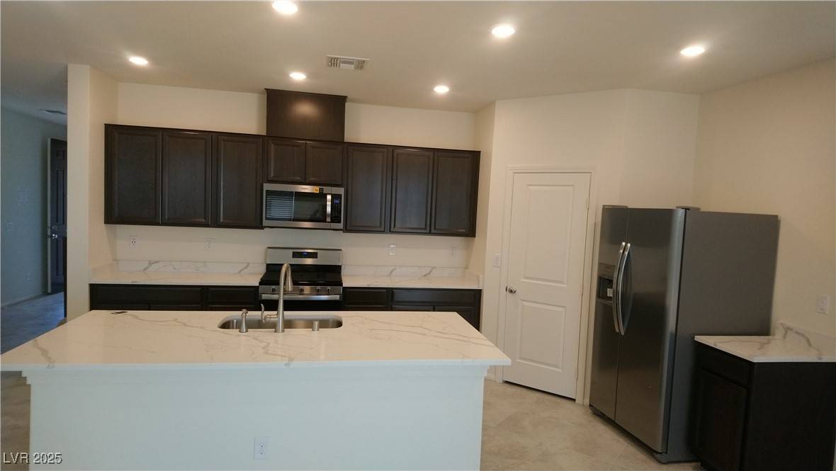Las Vegas, NV 89118,5658 Autumn Cliffs WAY