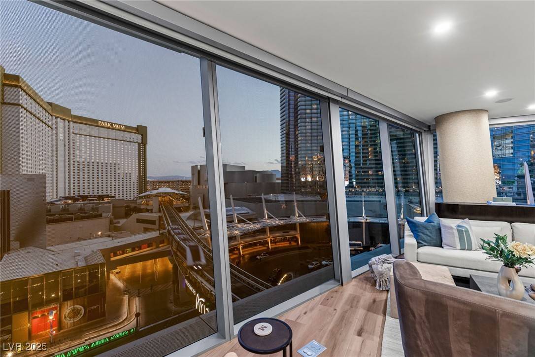 Las Vegas, NV 89158,3726 Las Vegas BLVD #606
