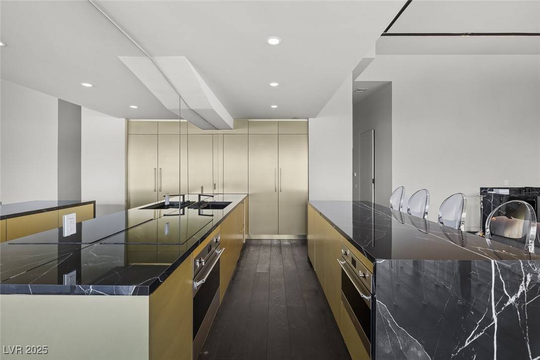 Las Vegas, NV 89109,3111 Bel Air DR #27E