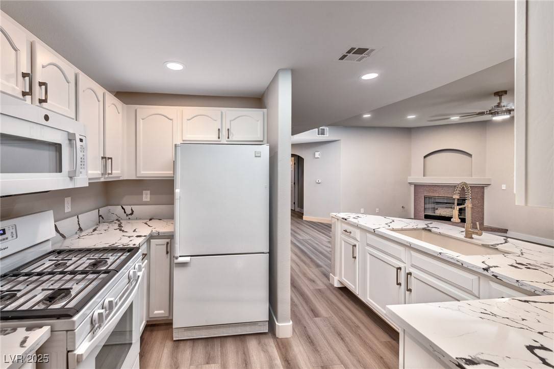 Henderson, NV 89014,2050 W Warm Springs RD #312
