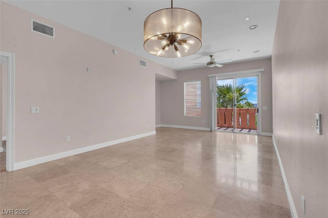 Las Vegas, NV 89123,87 E Agate AVE #403