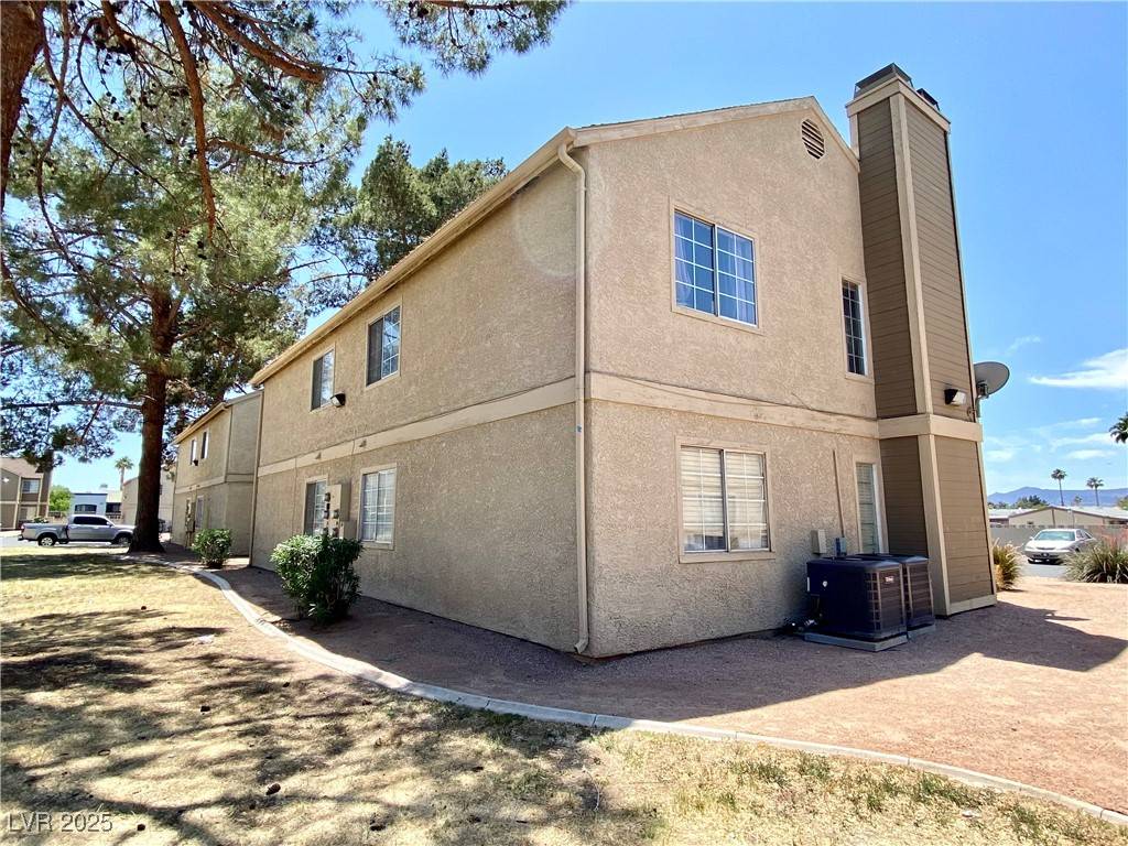 Las Vegas, NV 89121,4682 Leeann LN