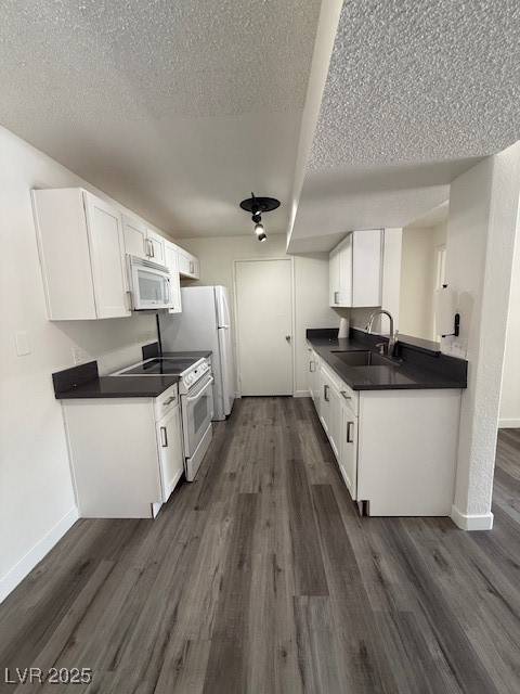 Las Vegas, NV 89107,5220 Mission Carmel LN #202