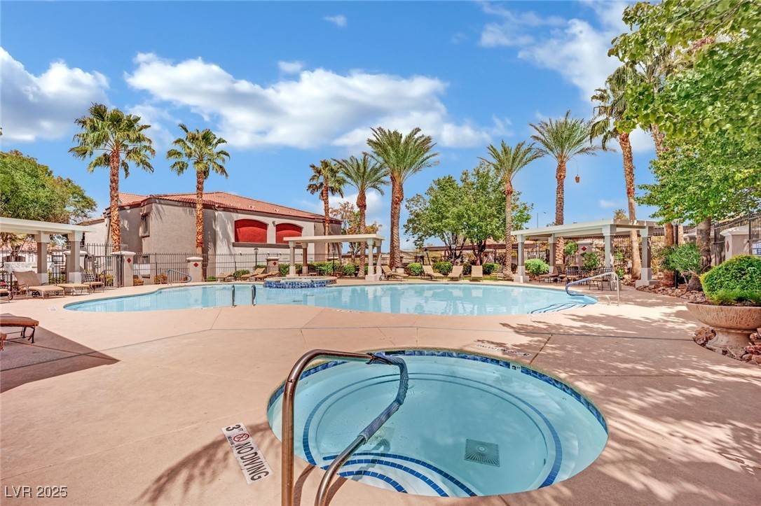 Henderson, NV 89052,950 Seven Hills DR #313