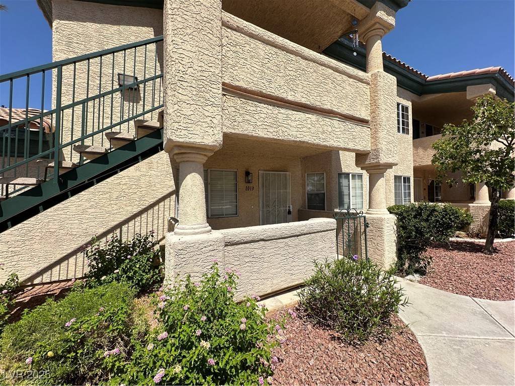 Las Vegas, NV 89117,8410 Eldora AVE #1013