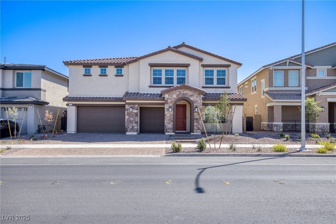 Henderson, NV 89011,425 Canary Song DR