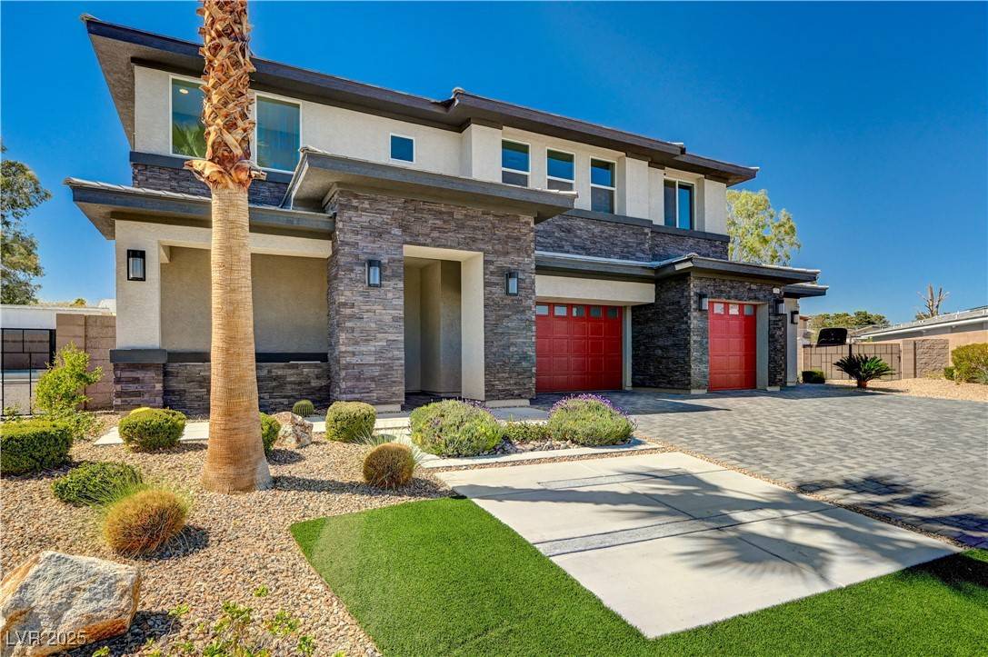 Las Vegas, NV 89117,7736 Tioga Ridge CT