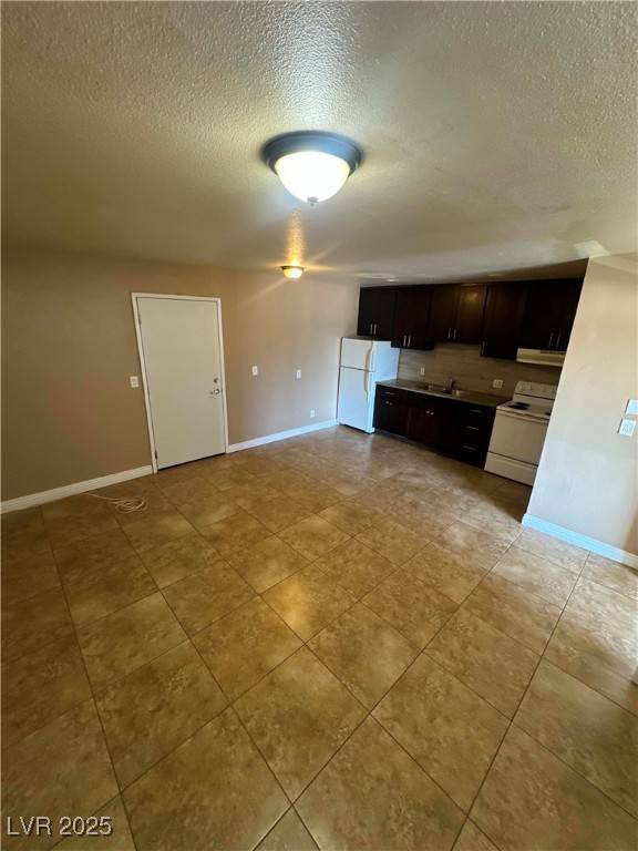 Las Vegas, NV 89101,305 N 10th ST #16