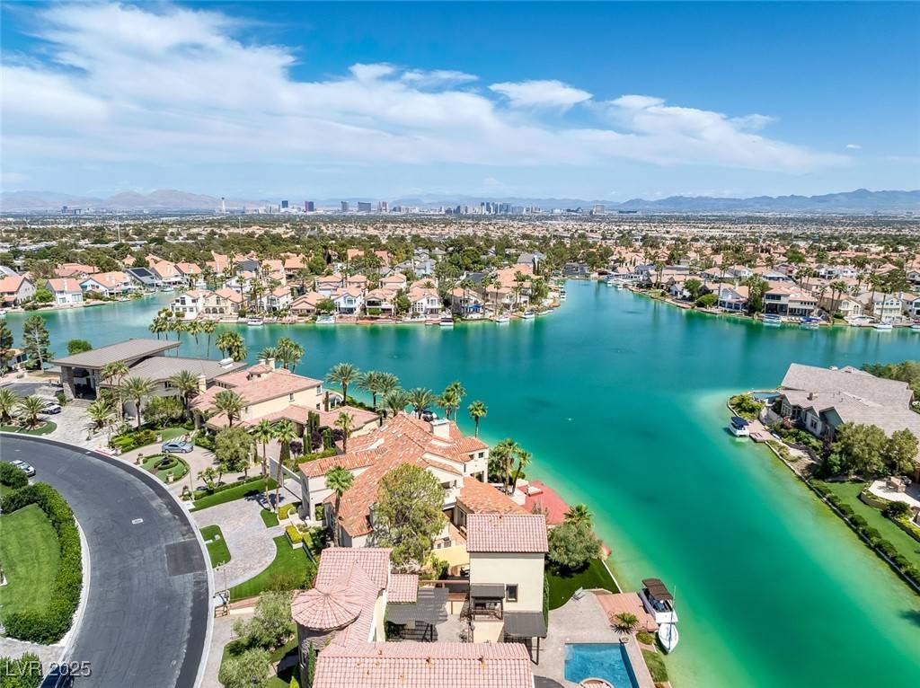 Las Vegas, NV 89117,2925 Coast Line CT