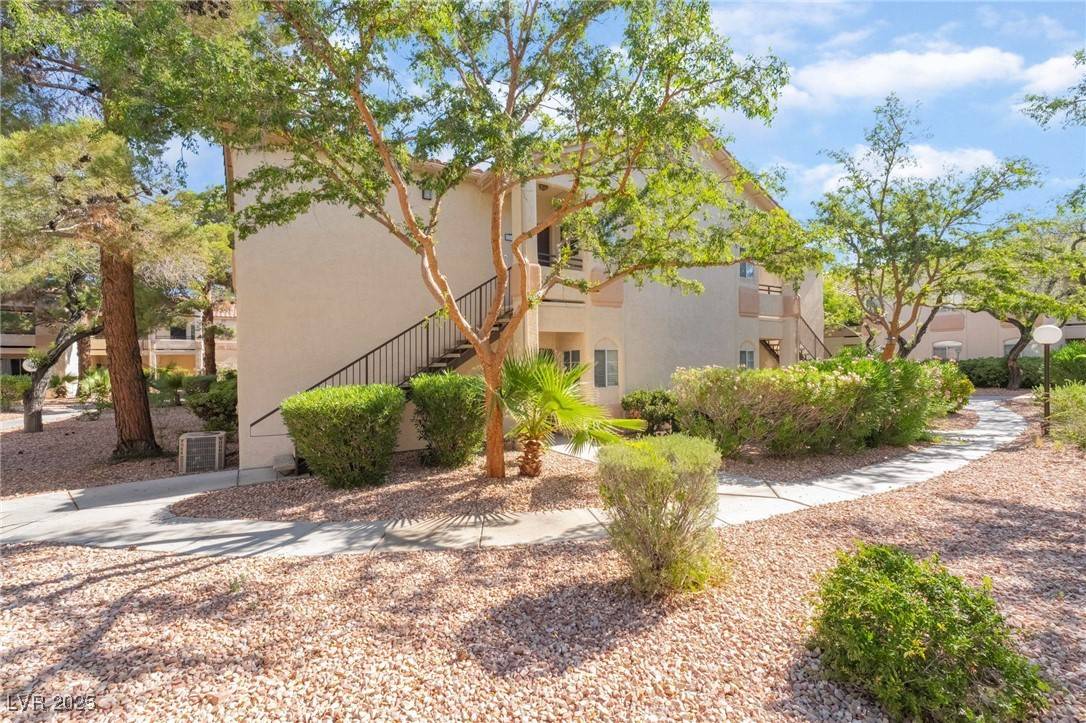 Las Vegas, NV 89128,1830 N Buffalo DR #2045