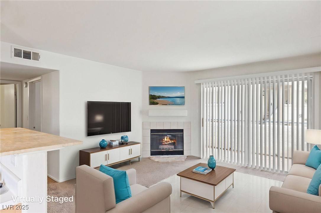 Las Vegas, NV 89120,5265 Caspian Springs DR #201