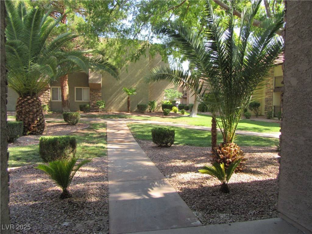 Las Vegas, NV 89103,4954 RIVER GLEN DR #123