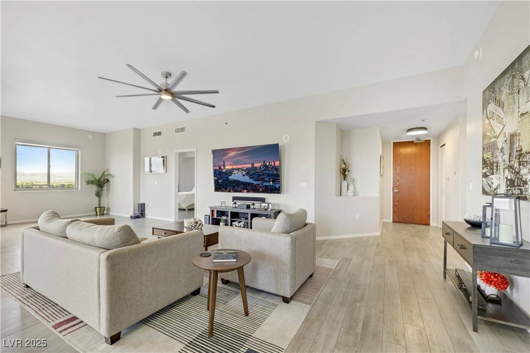 Las Vegas, NV 89123,8255 Las Vegas BLVD #1821