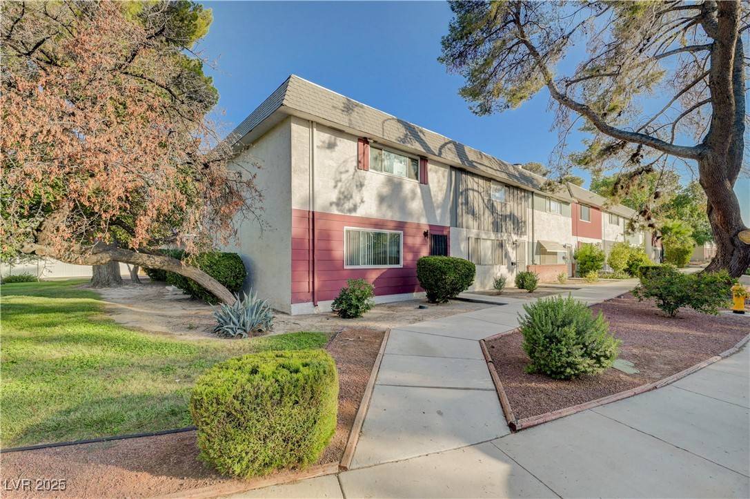 Las Vegas, NV 89121,565 Greenbriar Townhouse WAY