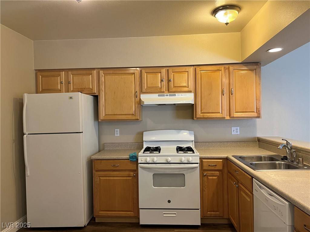 Las Vegas, NV 89102,4280 Tara AVE #3