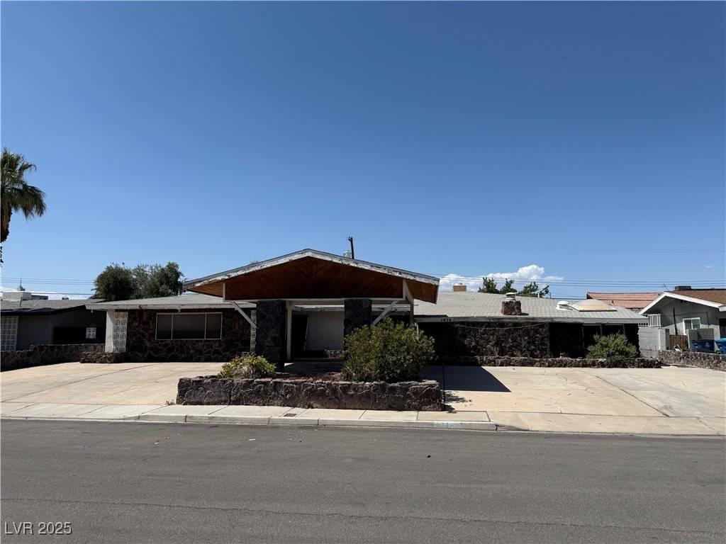 Las Vegas, NV 89169,1674 Seneca LN
