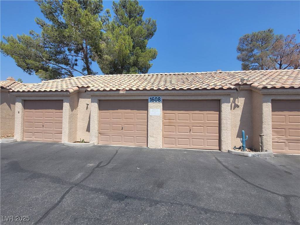 Las Vegas, NV 89108,1608 N Torrey Pines DR #103
