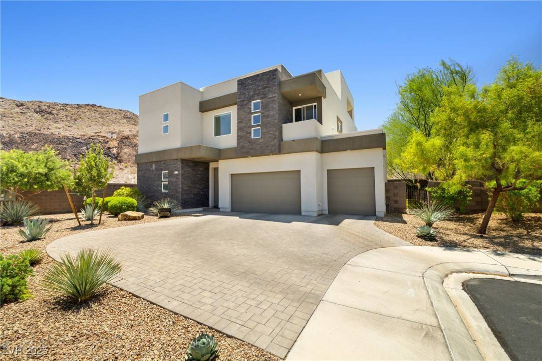 Henderson, NV 89012,865 Auroras Edge CT