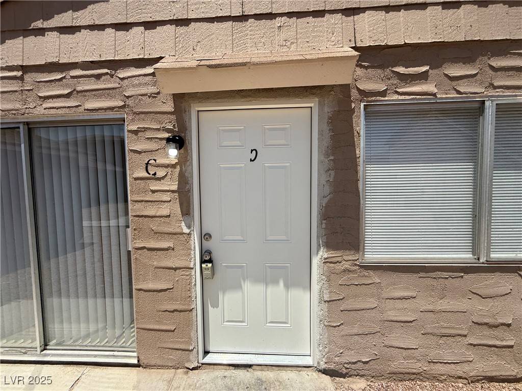 Las Vegas, NV 89119,5208 Greene LN #C