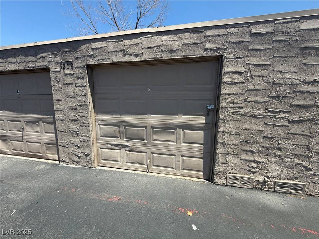 Las Vegas, NV 89119,5208 Greene LN #A