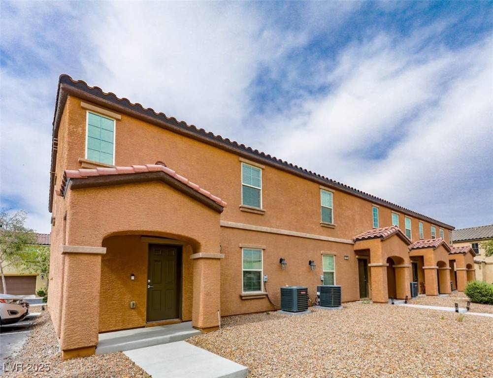 Las Vegas, NV 89115,5221 Steep Cliffs AVE