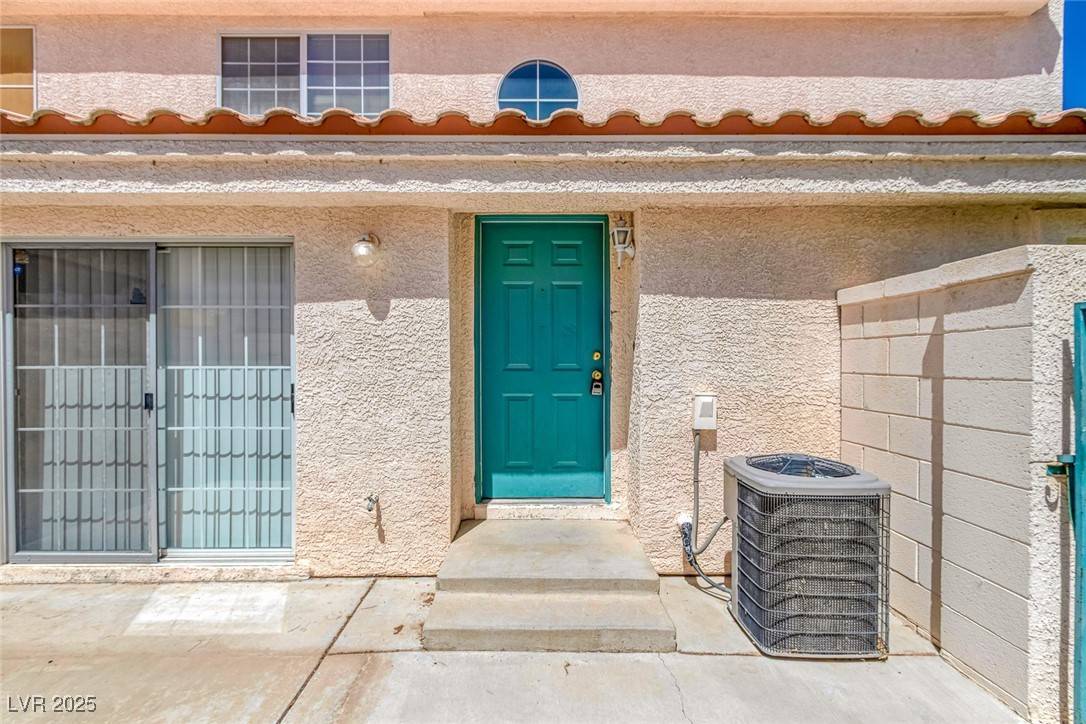 Las Vegas, NV 89147,8027 TERESITA AVE #0