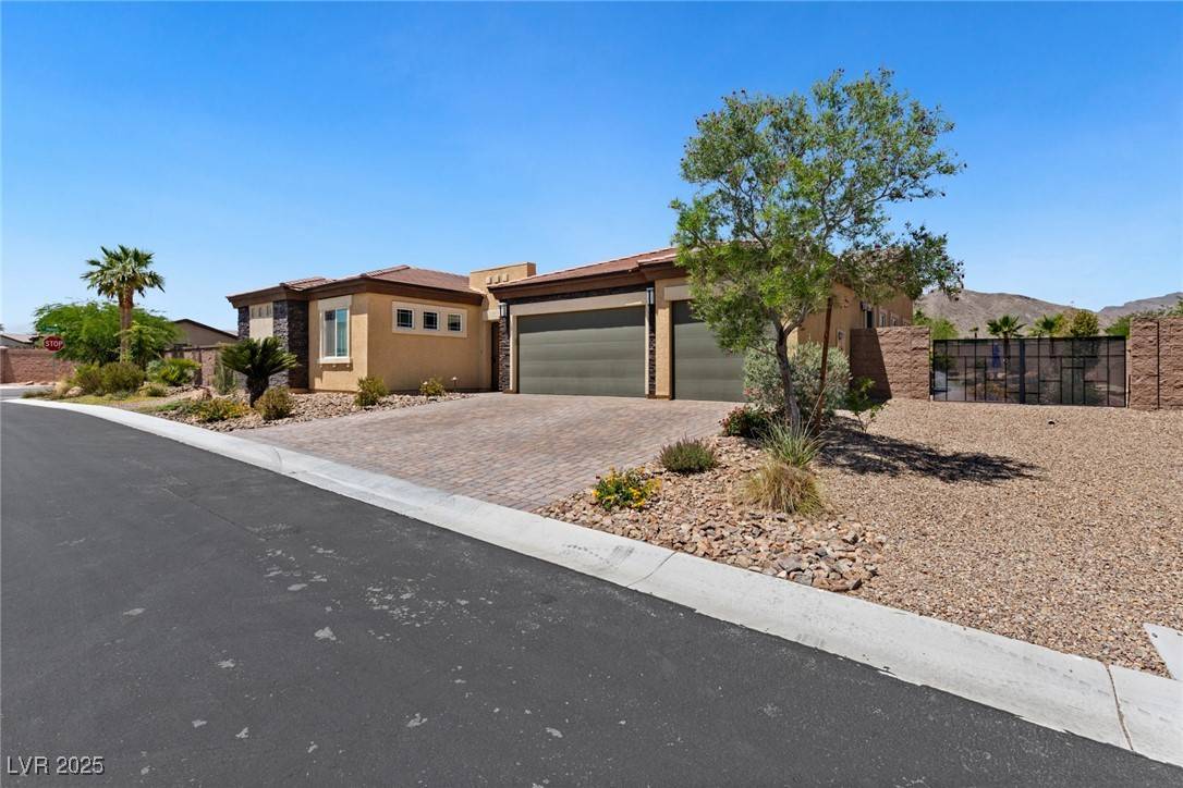 Las Vegas, NV 89129,4317 Velvet Ridge CT
