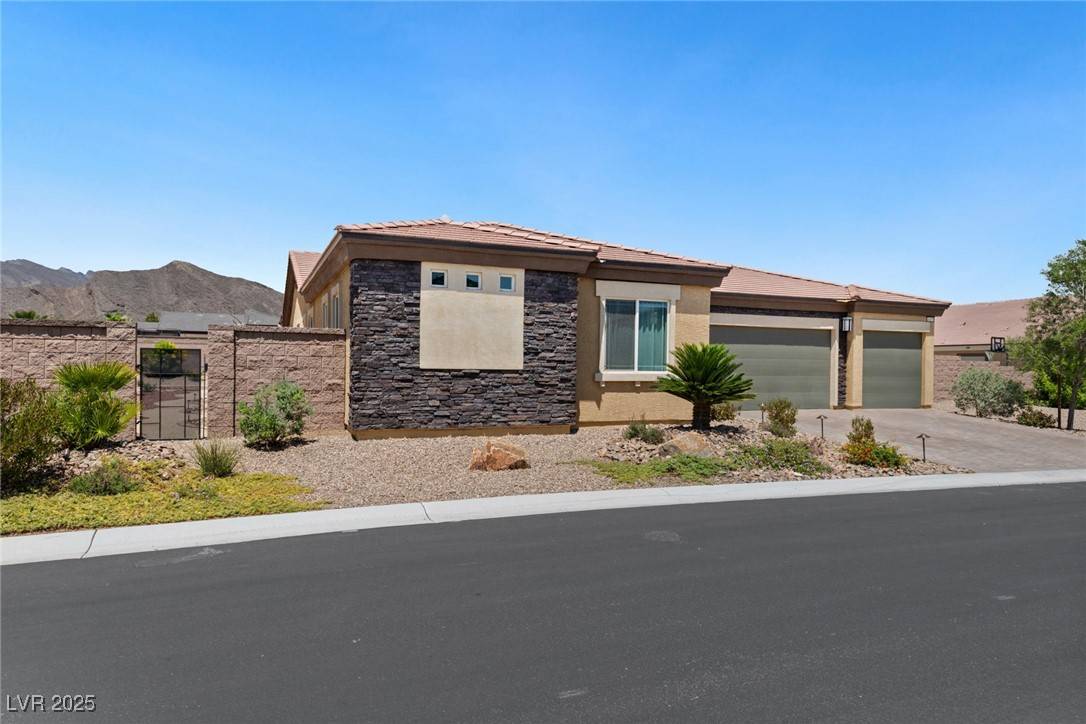 Las Vegas, NV 89129,4317 Velvet Ridge CT