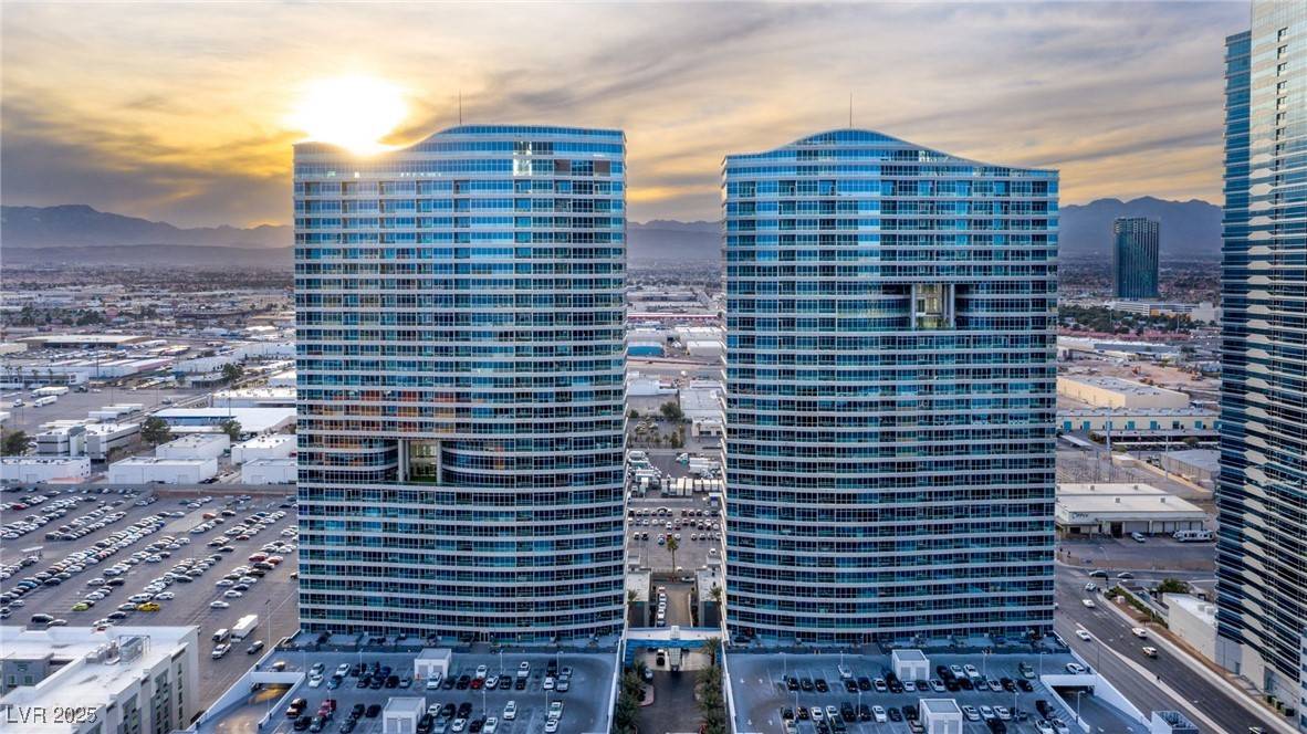 Las Vegas, NV 89103,4525 Dean Martin DR #1906