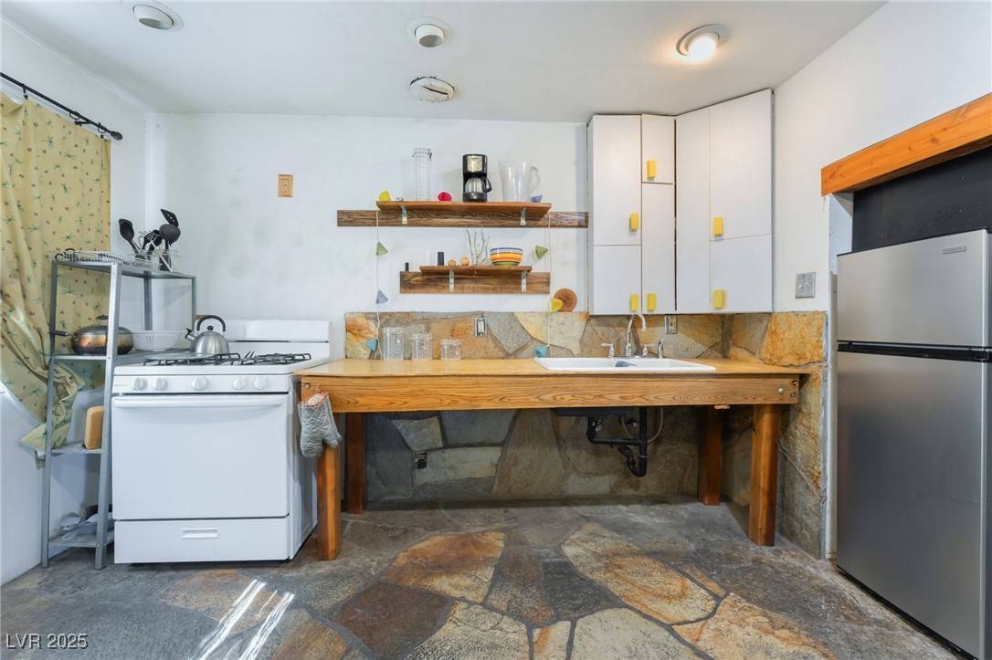 North Las Vegas, NV 89030,2532 Arrowhead ST