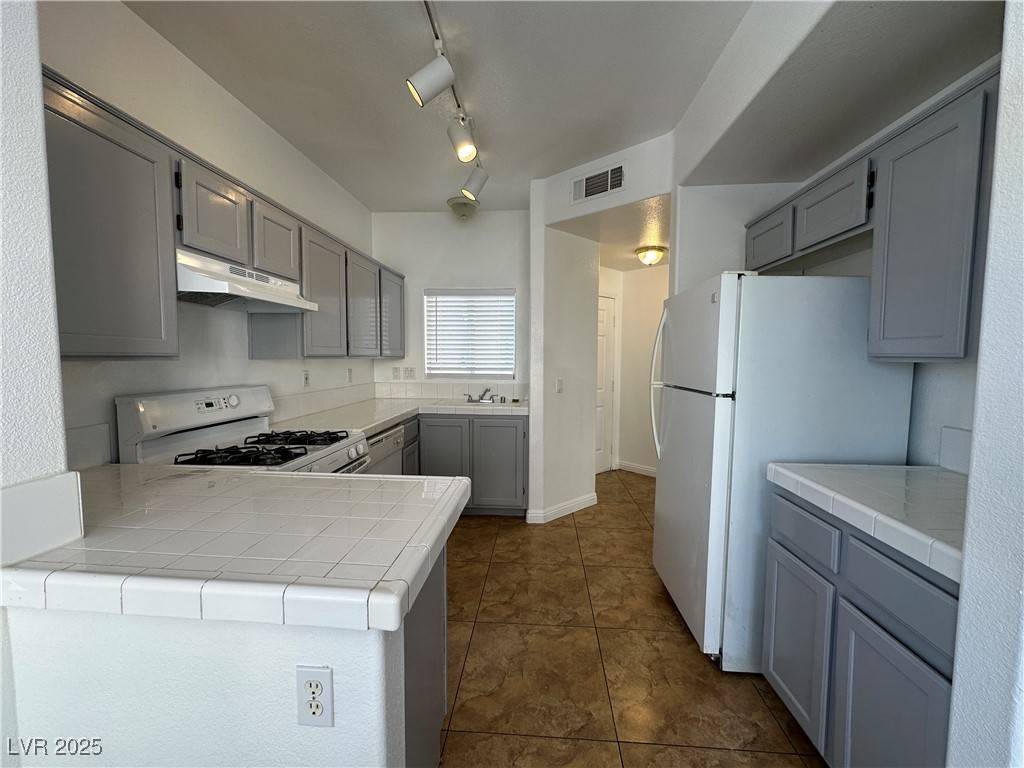 Las Vegas, NV 89147,8501 W University AVE #1055