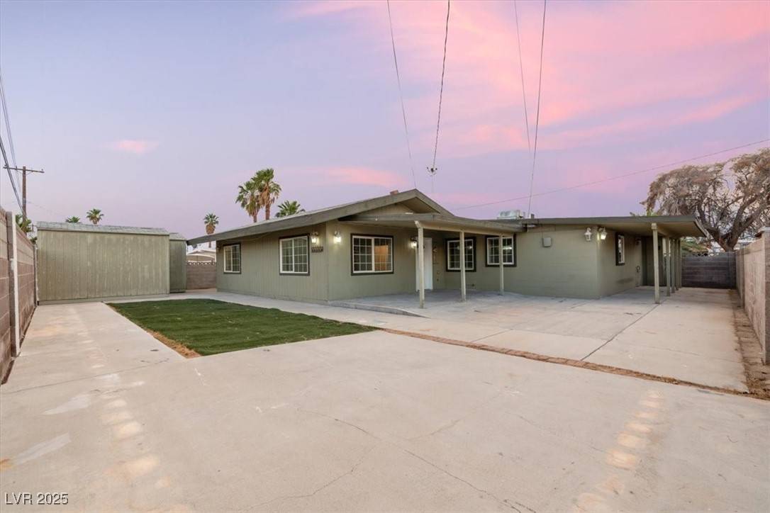 Las Vegas, NV 89169,1628 Izabella AVE