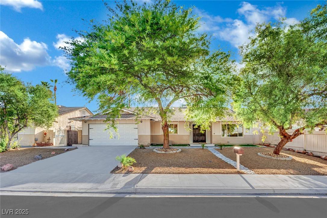Las Vegas, NV 89121,4637 Balfour DR