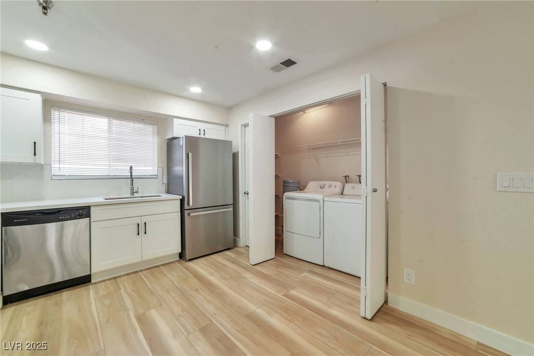 Las Vegas, NV 89117,2750 S Durango DR #2072