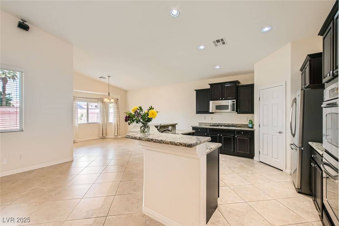 Las Vegas, NV 89149,9252 Oxbow Lake AVE
