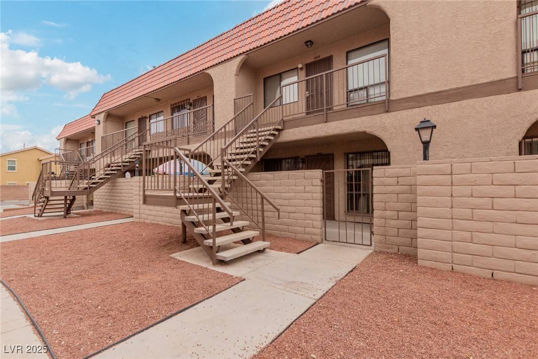 Las Vegas, NV 89115,4300 N Lamont ST #209