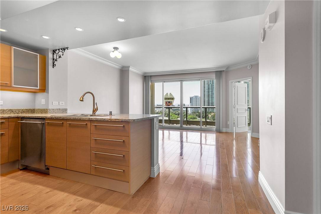 Las Vegas, NV 89109,222 Karen AVE #1103