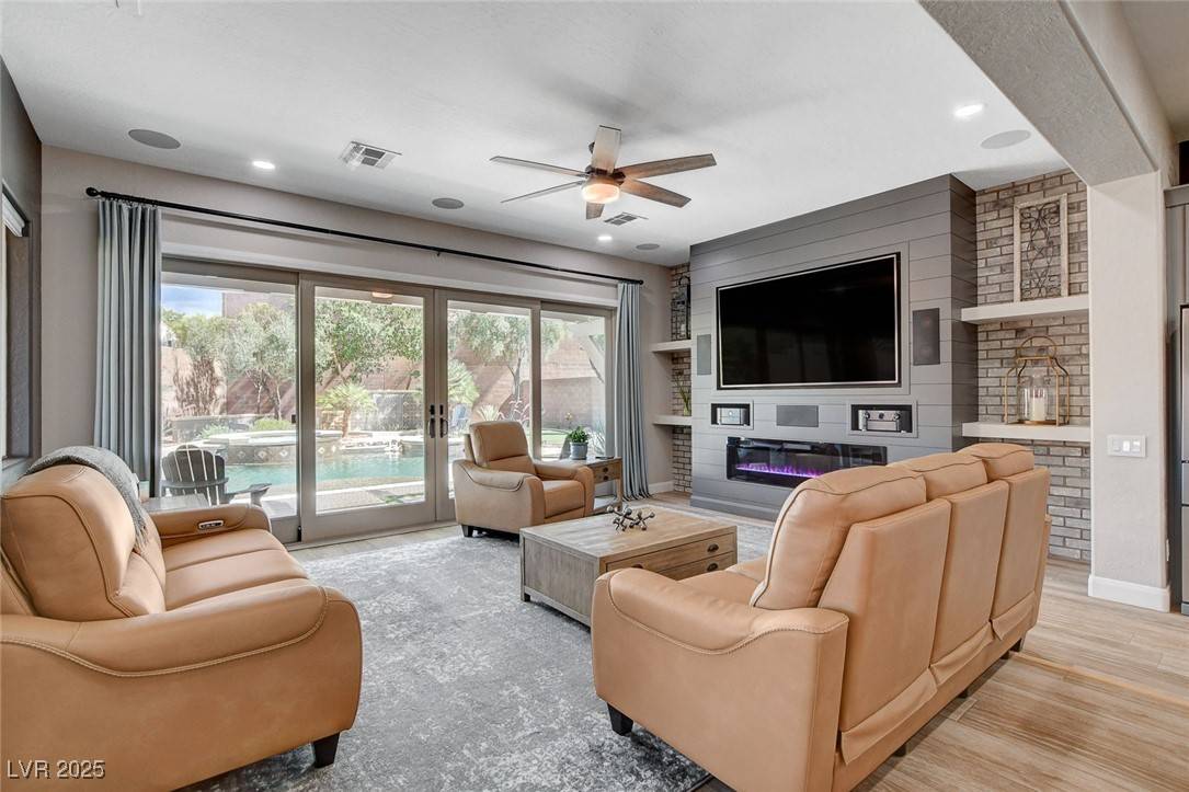 Henderson, NV 89044,2333 Indigo Island ST