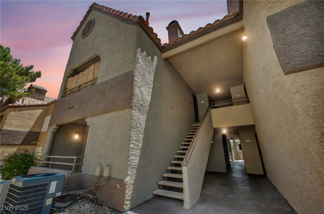 Las Vegas, NV 89117,2200 S Fort Apache RD #2041