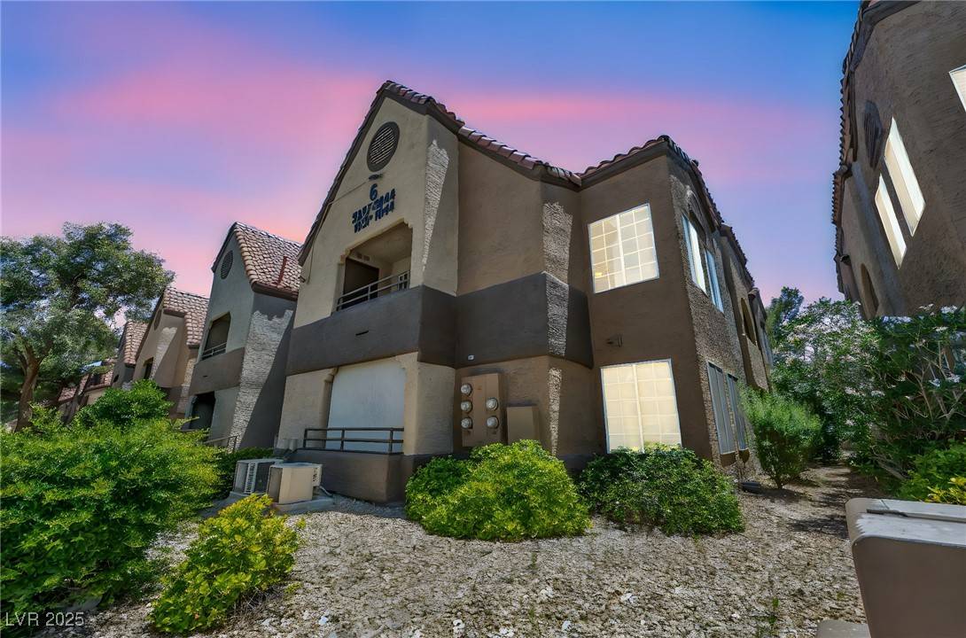 Las Vegas, NV 89117,2200 S Fort Apache RD #2041