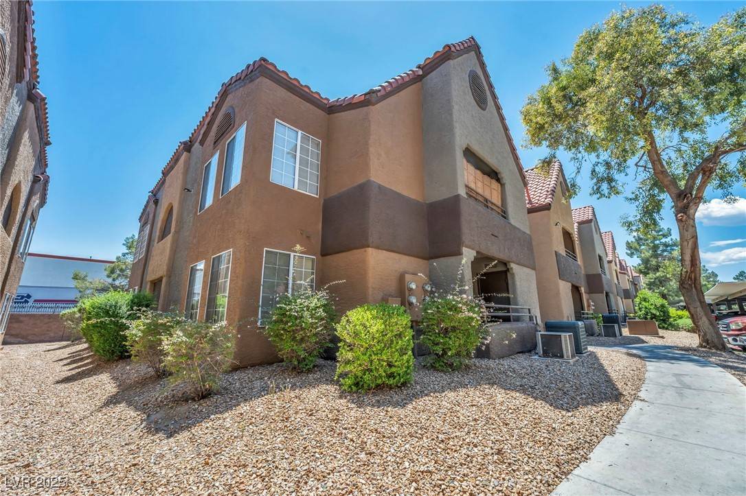 Las Vegas, NV 89117,2200 S Fort Apache RD #2041