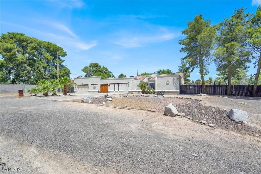 Las Vegas, NV 89130,5008 Donnie AVE