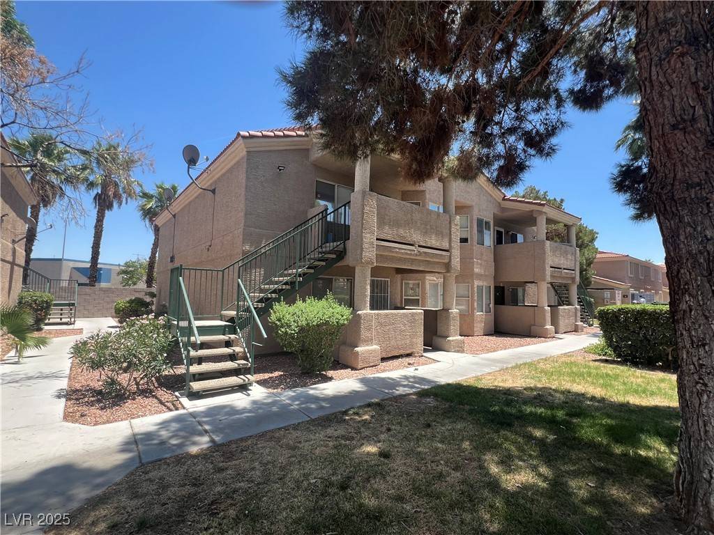 Las Vegas, NV 89108,2217 James Bilbray DR #201