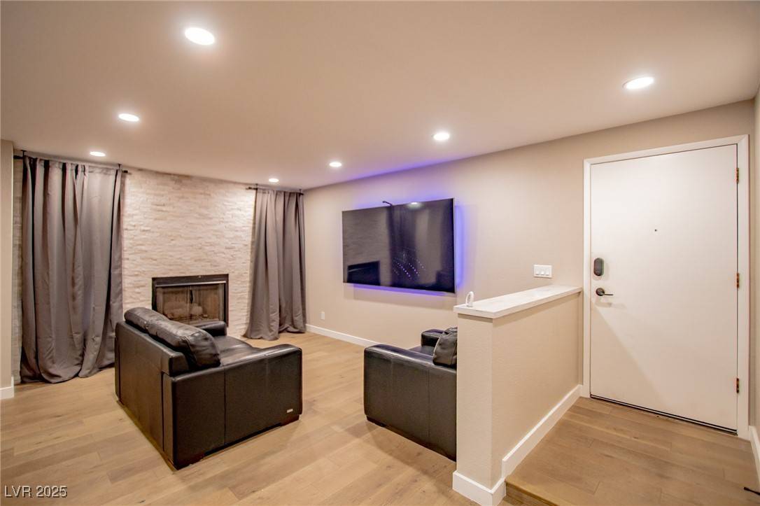 Las Vegas, NV 89103,4083 Nook Way #A