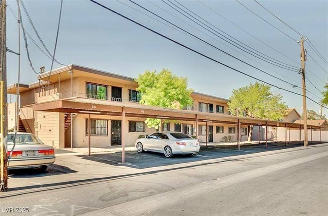 Las Vegas, NV 89119,3712 Royal Crest ST #14