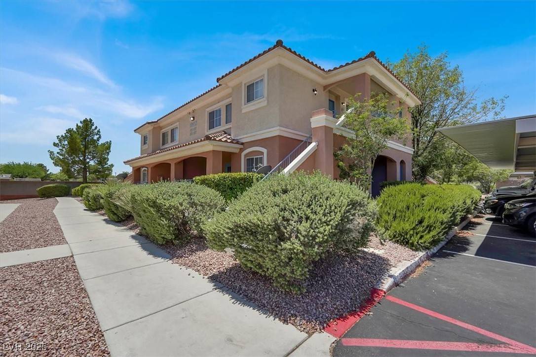 Las Vegas, NV 89144,10553 Pine Glen AVE #101